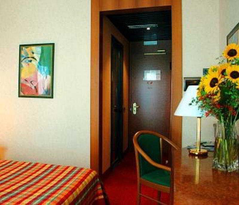Meditur Hotel Pisa Migliarino Pisano Værelse billede