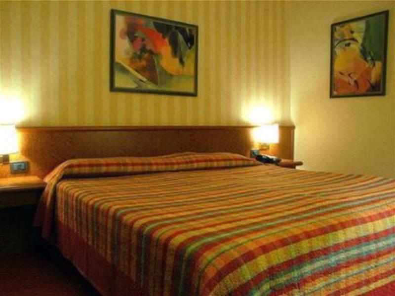 Meditur Hotel Pisa Migliarino Pisano Værelse billede